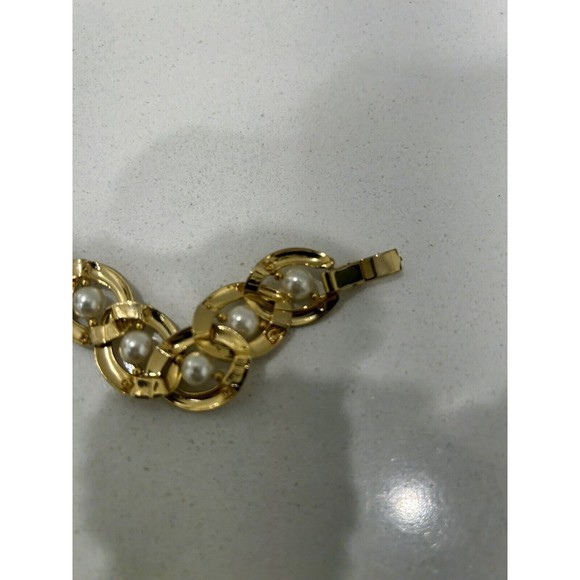 VINTAGE GOLD TONE AND PEARL NECKLACE - Picture 5 of 6